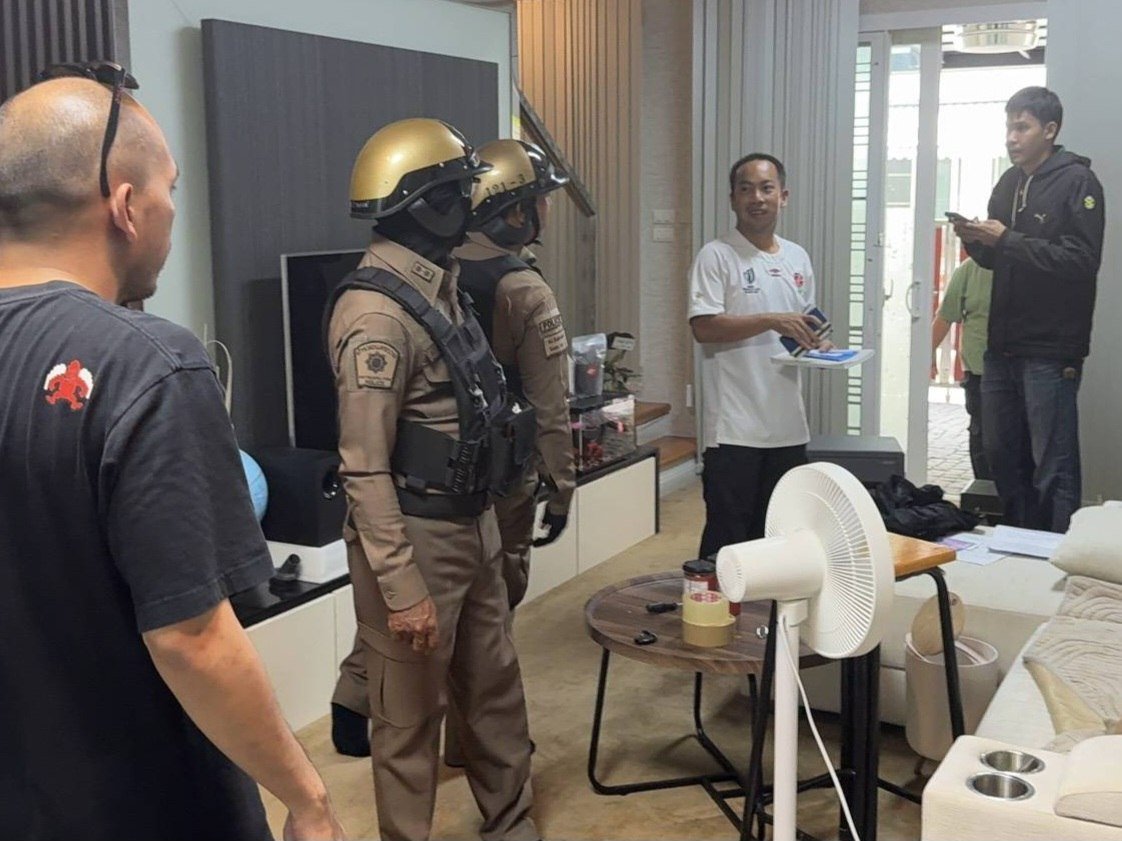 泰国警方突袭曼谷洗钱窝点 4名越南籍嫌疑人落网
