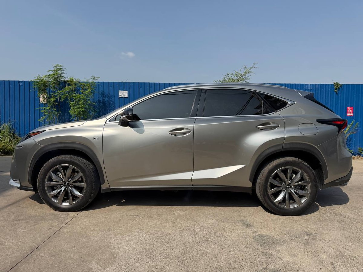 提供2016款雷克萨斯NX200t汽车租赁服务,月租金为$1000
