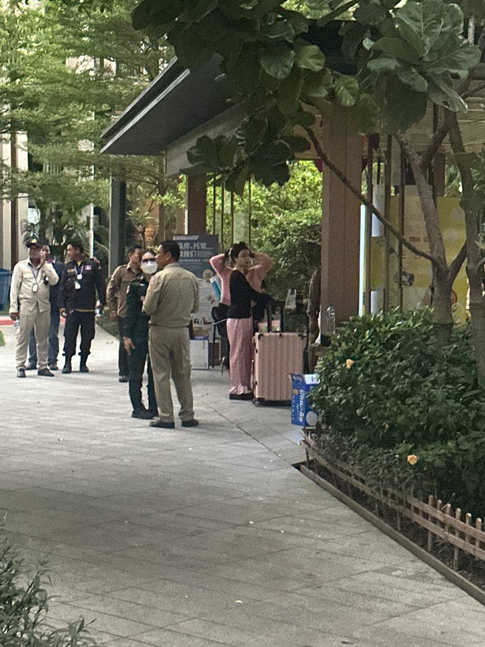 金边富力城突击检查 3名外籍人员被带走调查