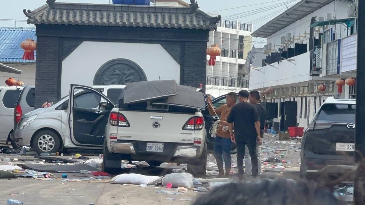 波贝中央市场网诈窝点被查 警方扣押涉案车辆及物资