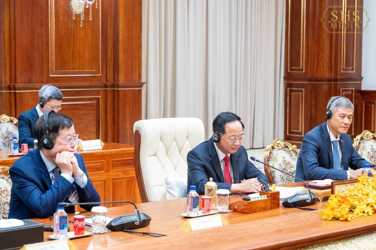 洪森在金边会见越南共产党代表团 双方深化政治互信