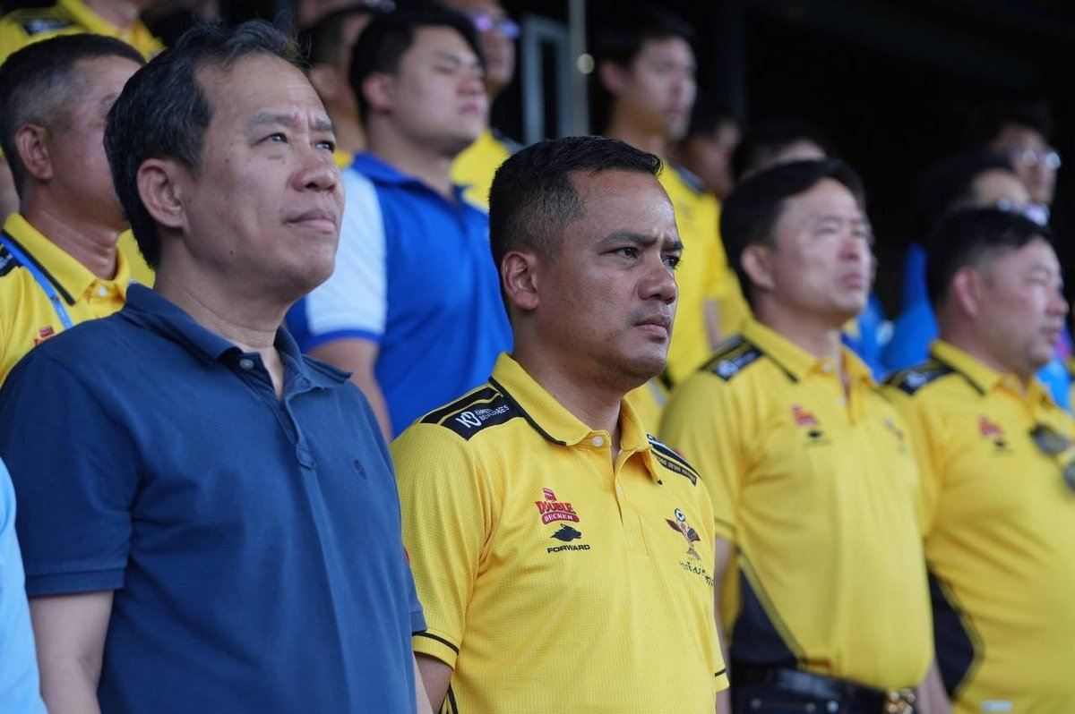 由柬埔寨青年联合会主办的第9届足球联赛在维萨卡体育场正式开幕