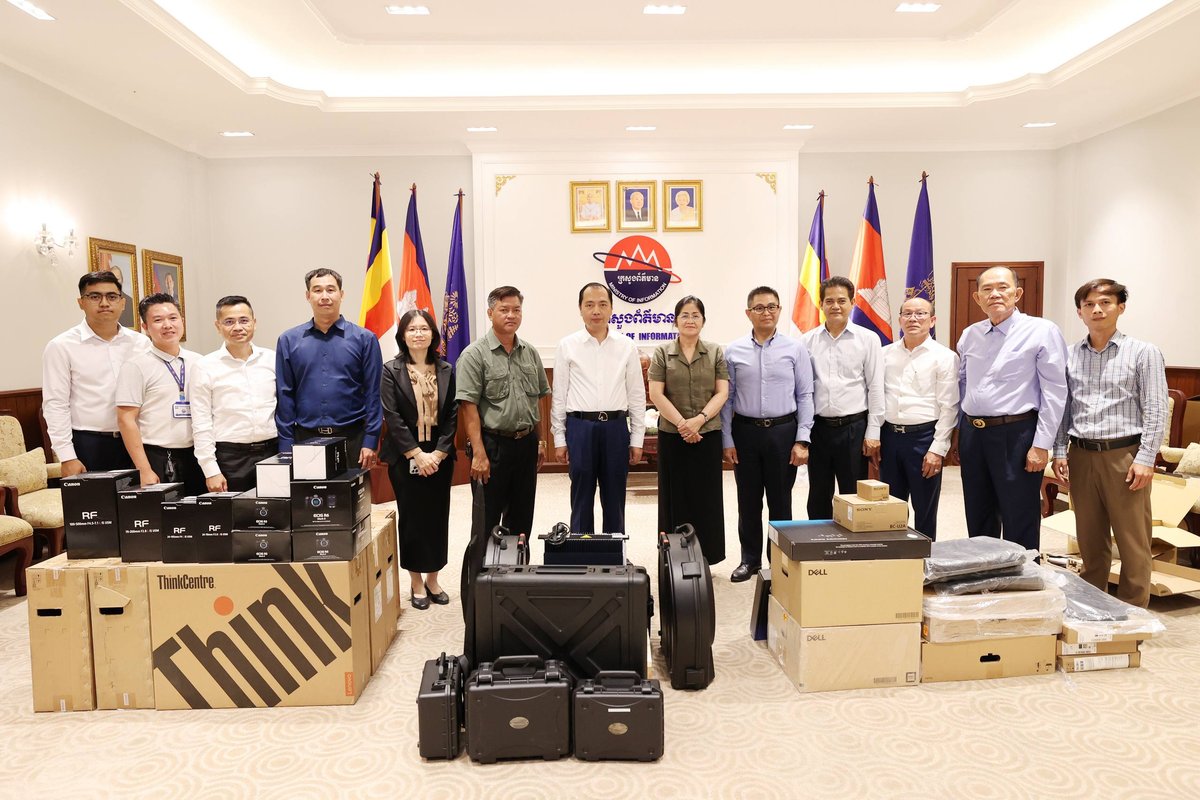 柬埔寨新闻部向旗下总局配发技术设备 提升视听生产效率