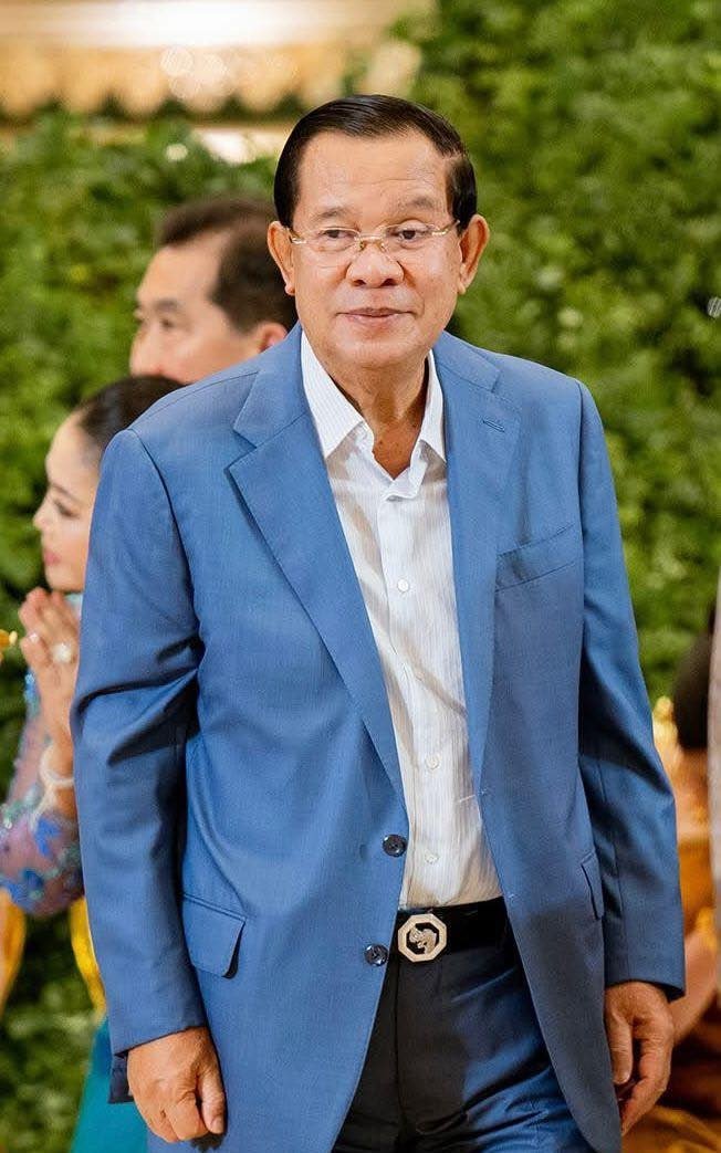 洪森公开财政改革批示 强调税务总局对国家预算贡献