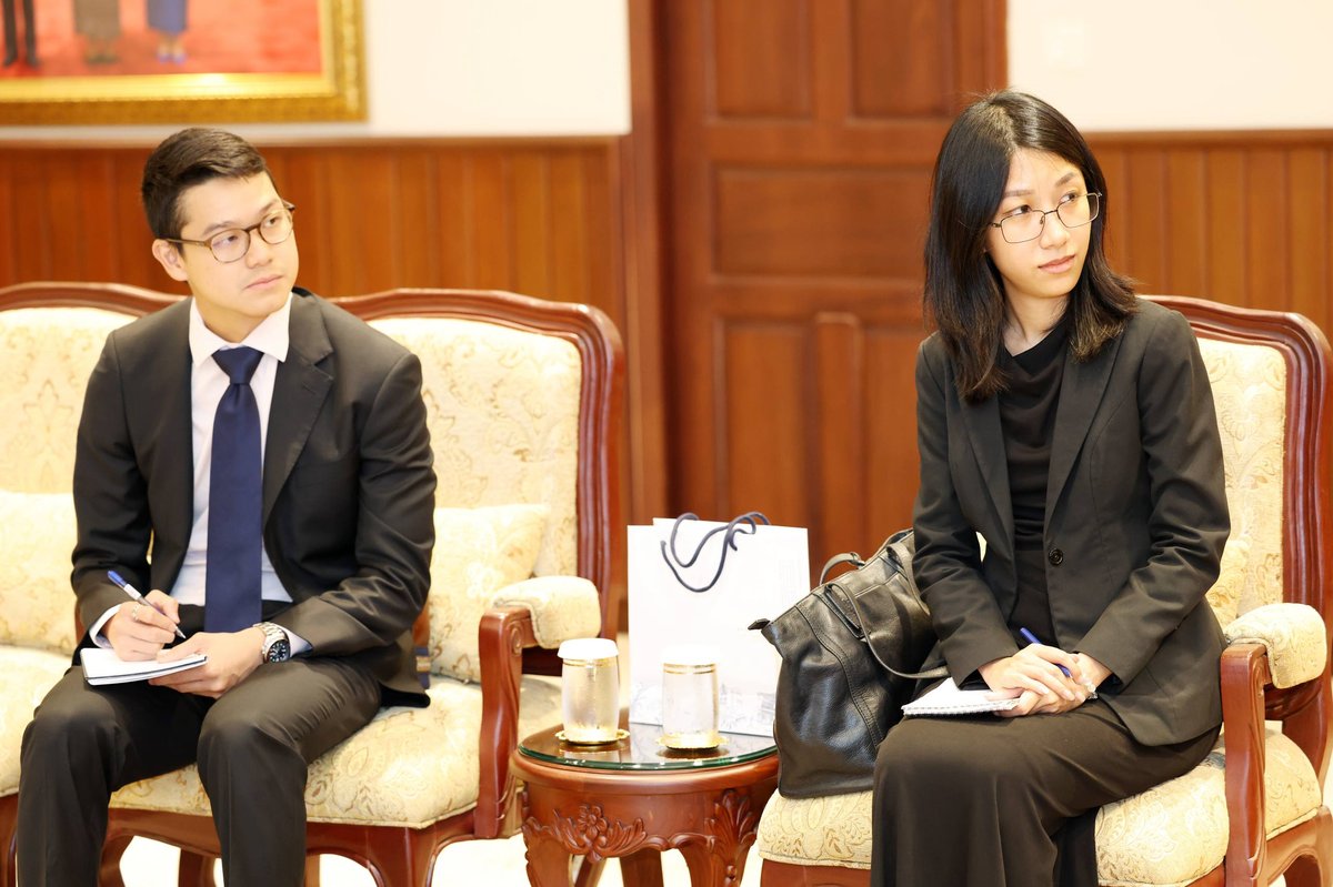新闻部部长涅帕达会见新加坡新任驻柬大使彭志伟
