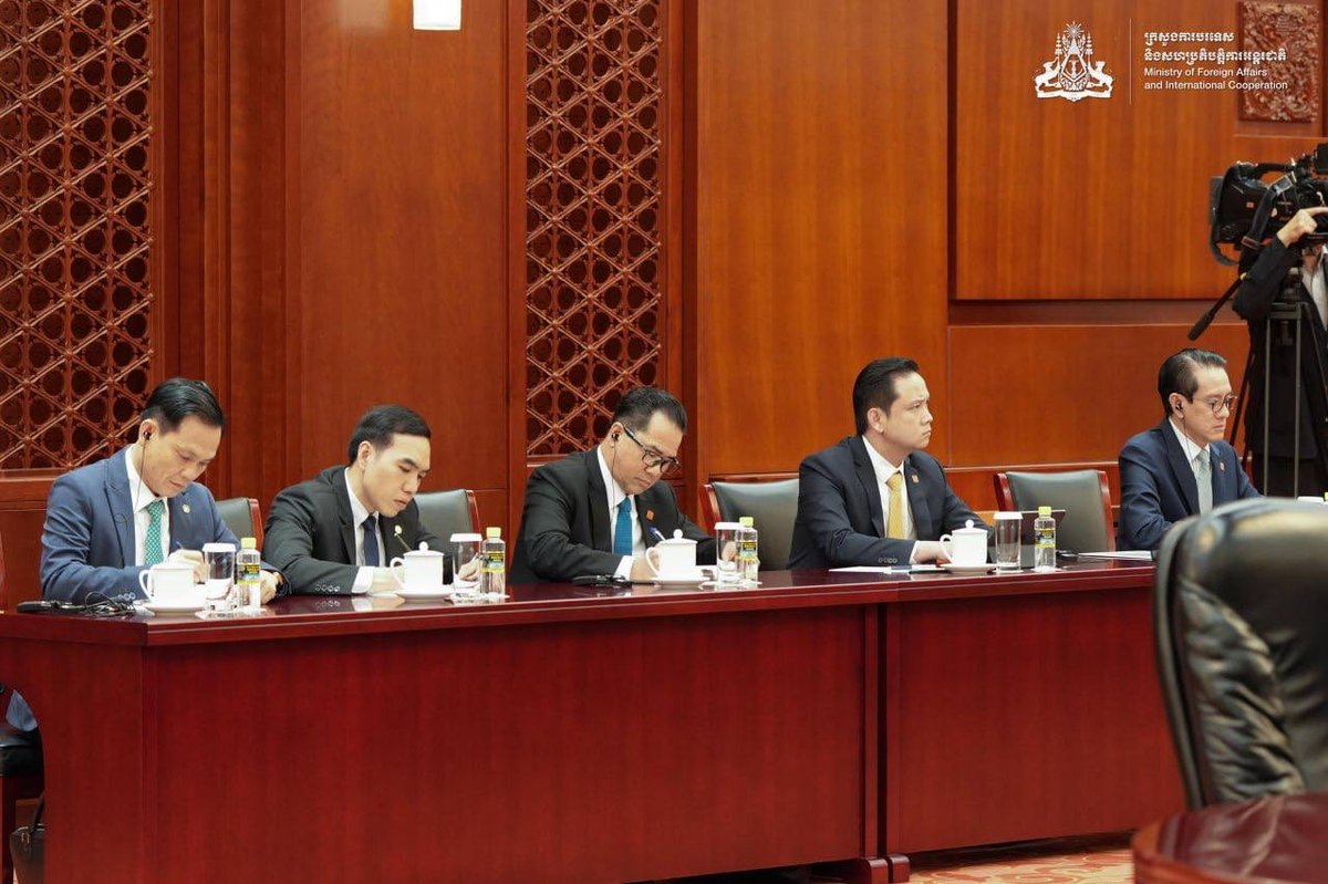 洪森在北京会晤赵乐际 开启为期3天正式友好访问