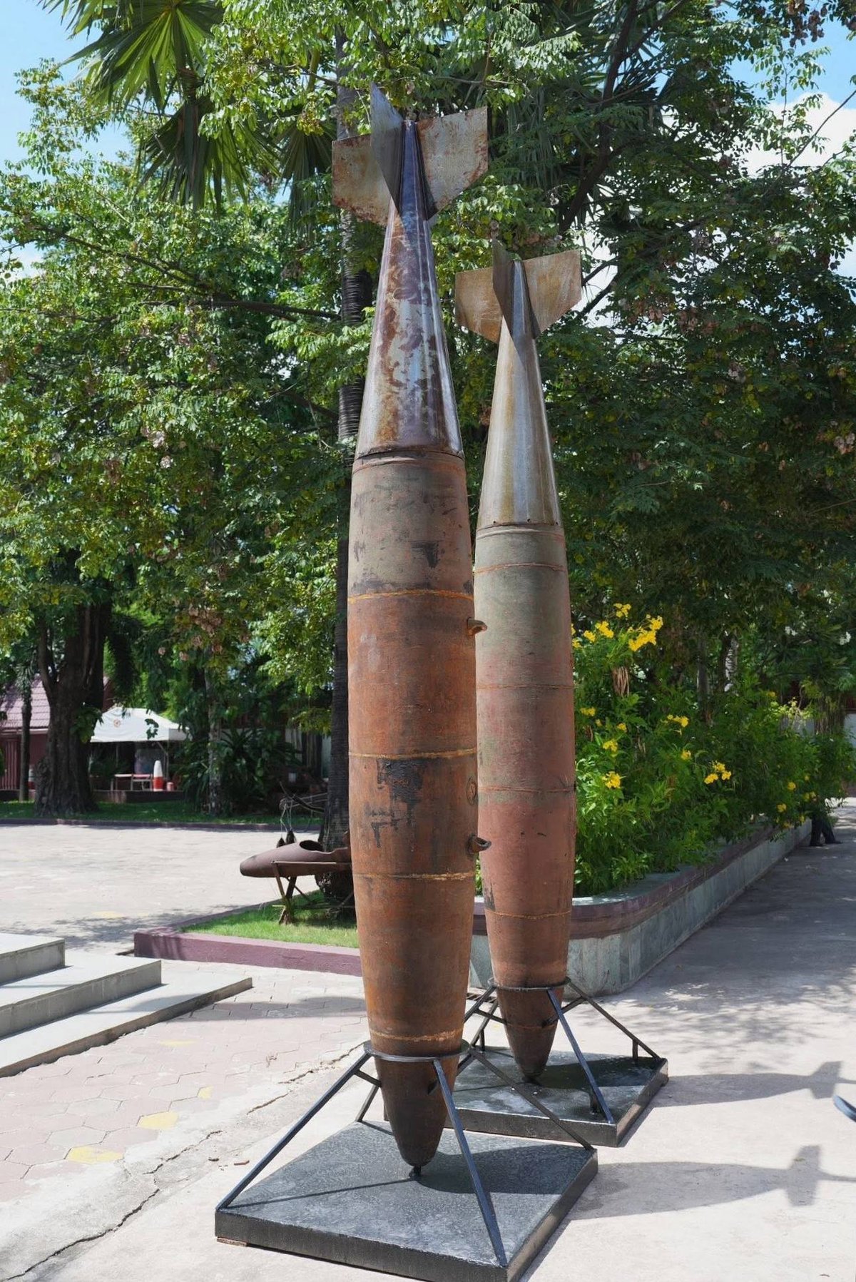 柬埔寨排雷行动中心展示MK-84航空炸弹残骸 作为历史遗迹