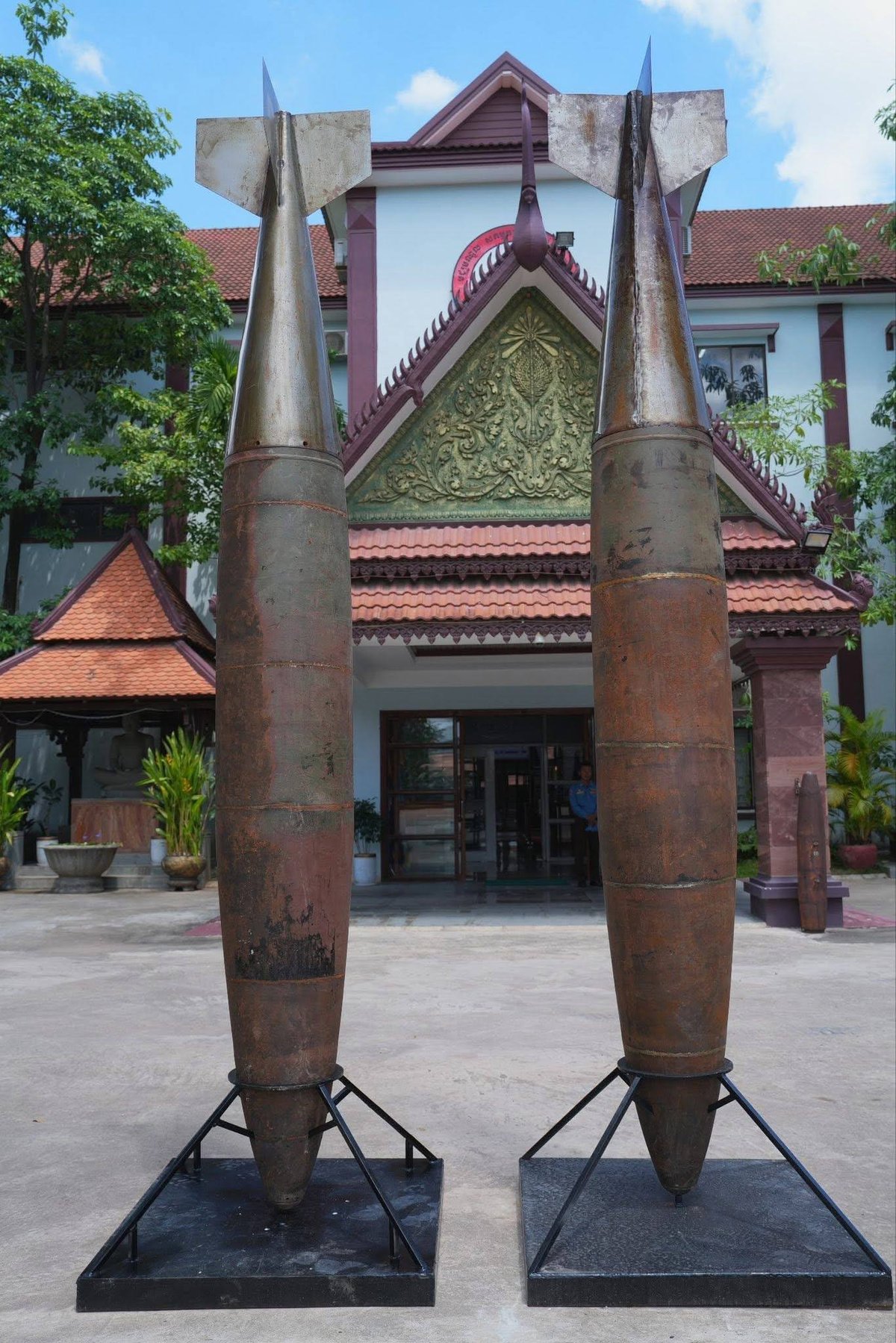柬埔寨排雷行动中心展示MK-84航空炸弹残骸 作为历史遗迹