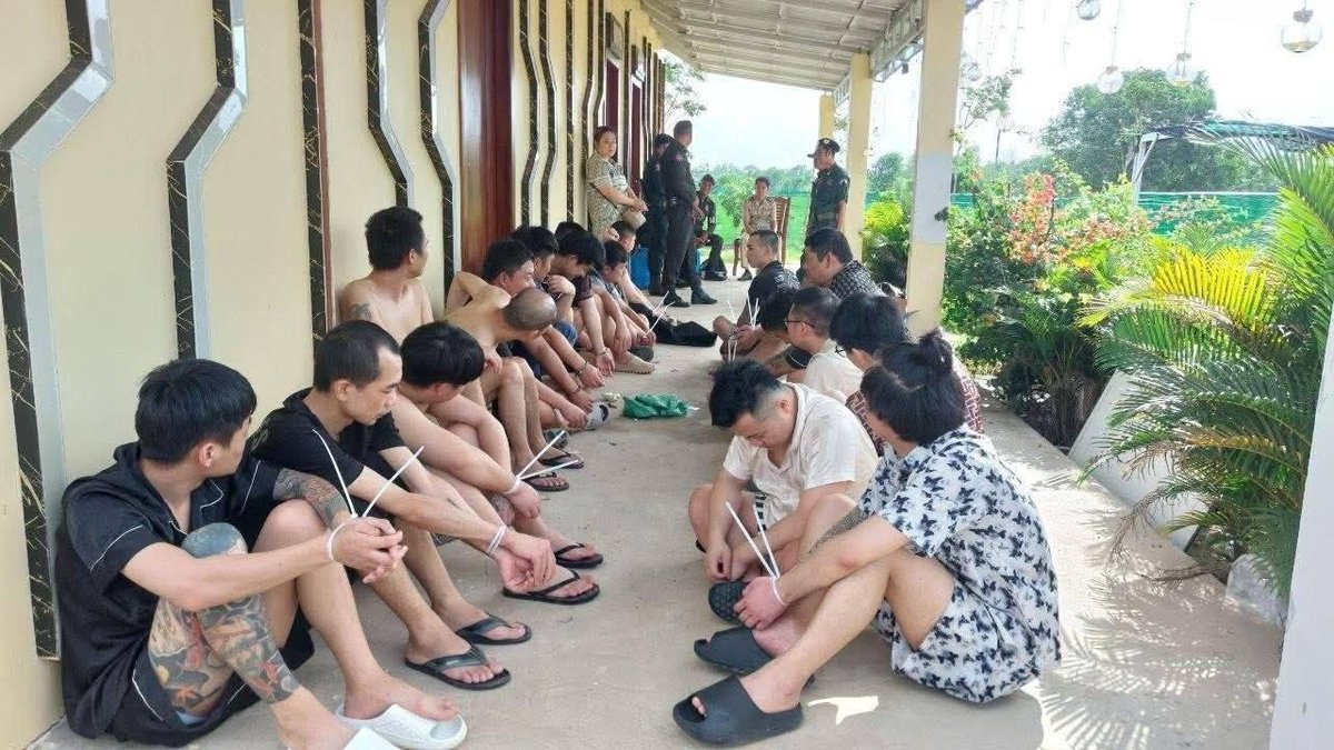 巴域市与磅罗县警方联合行动,成功突击4处涉嫌从事网络诈骗的窝