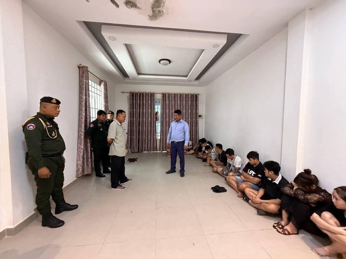 巴域市与磅罗县警方联合行动,成功突击4处涉嫌从事网络诈骗的窝