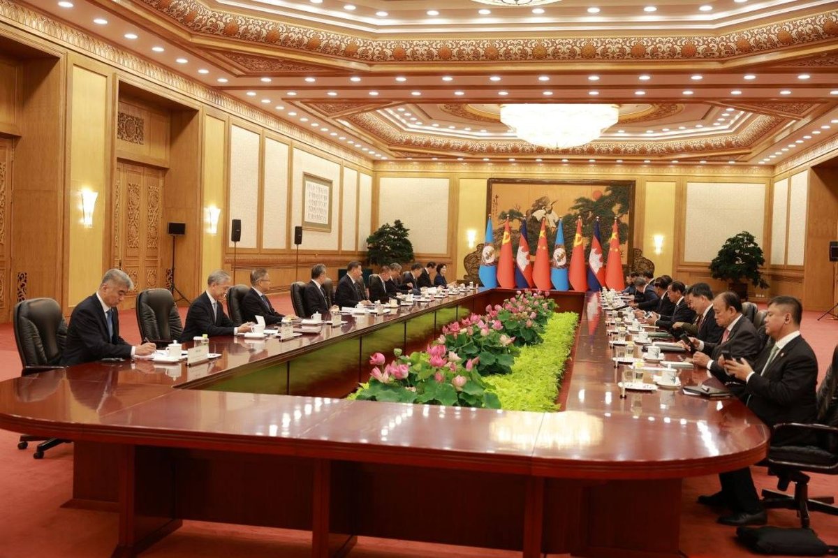 洪森在北京会晤习近平主席 柬中高层深化战略互信