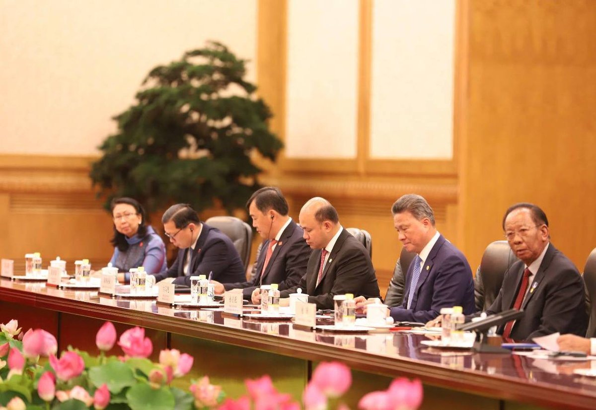 洪森在北京会晤习近平主席 柬中高层深化战略互信