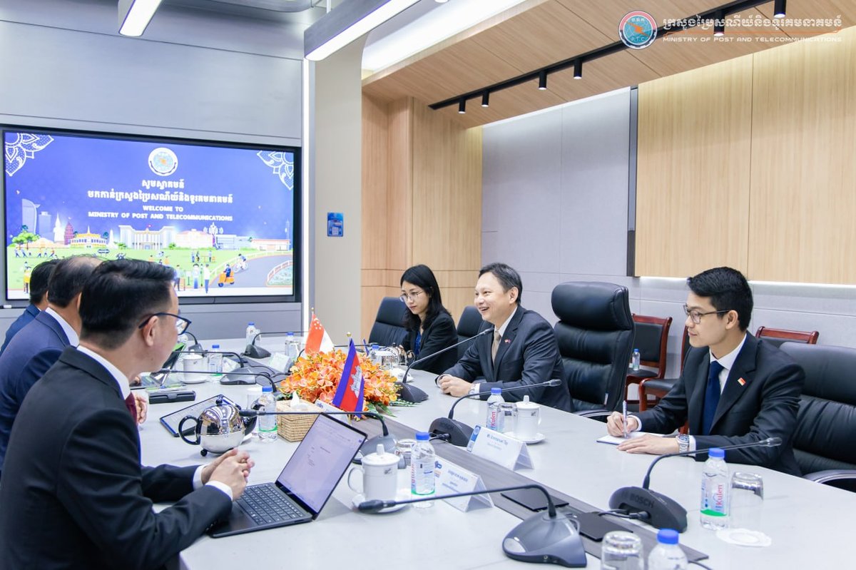 柬埔寨邮电部与新加坡大使会晤 探讨数字电信合作