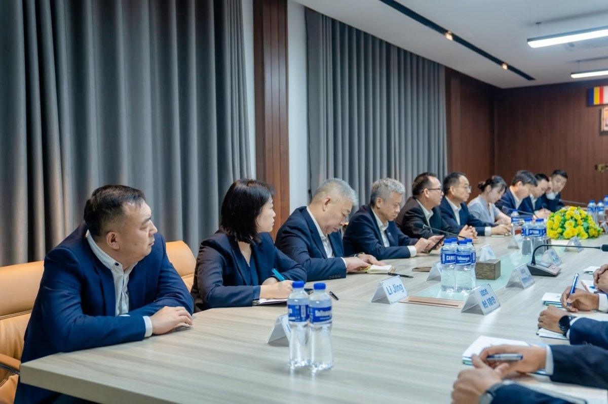 海南控股代表团访问暹粒 探讨基础设施合作机遇