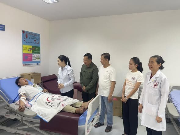 暹粒省医院举办无偿献血活动 官员带头参与呼吁支持