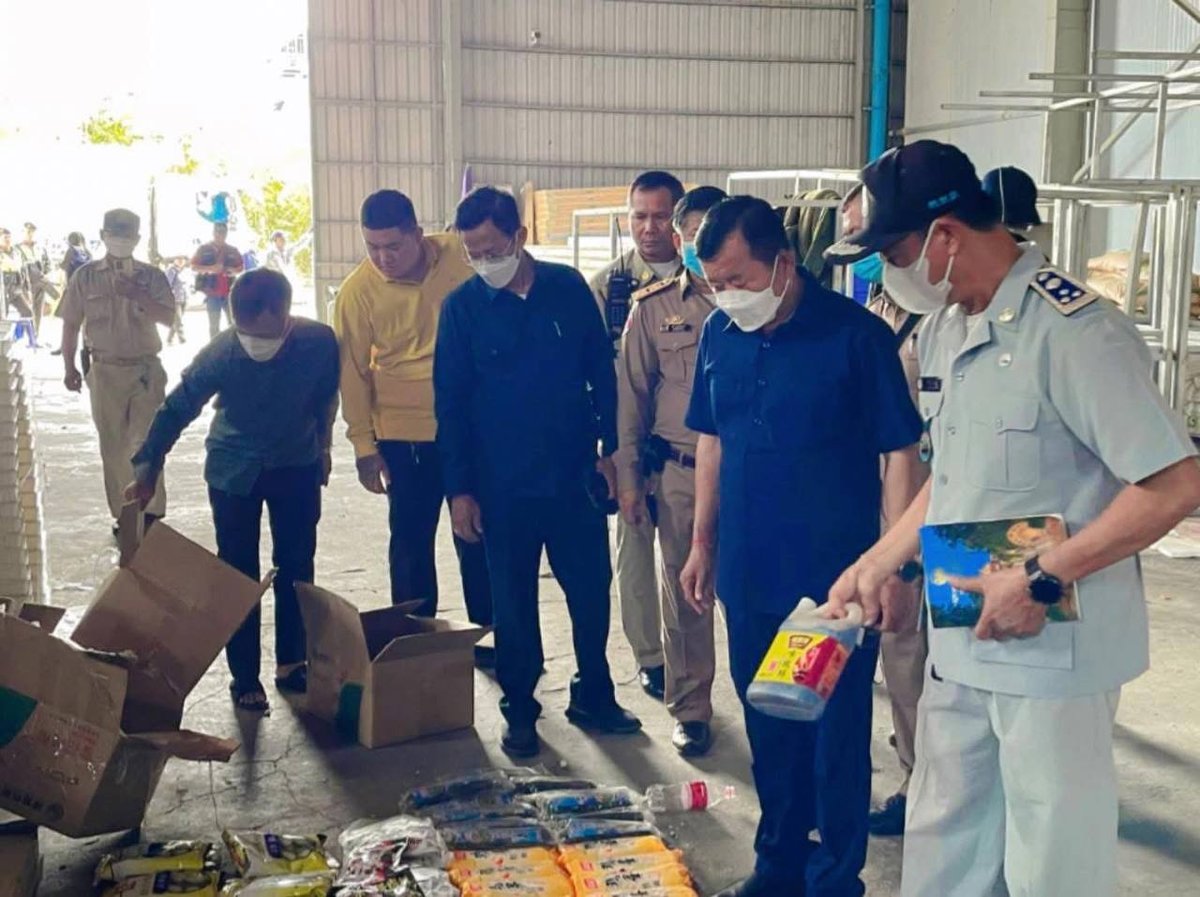 棉芷区查获200箱违规标签冷冻肉品 仓库主被带走调查