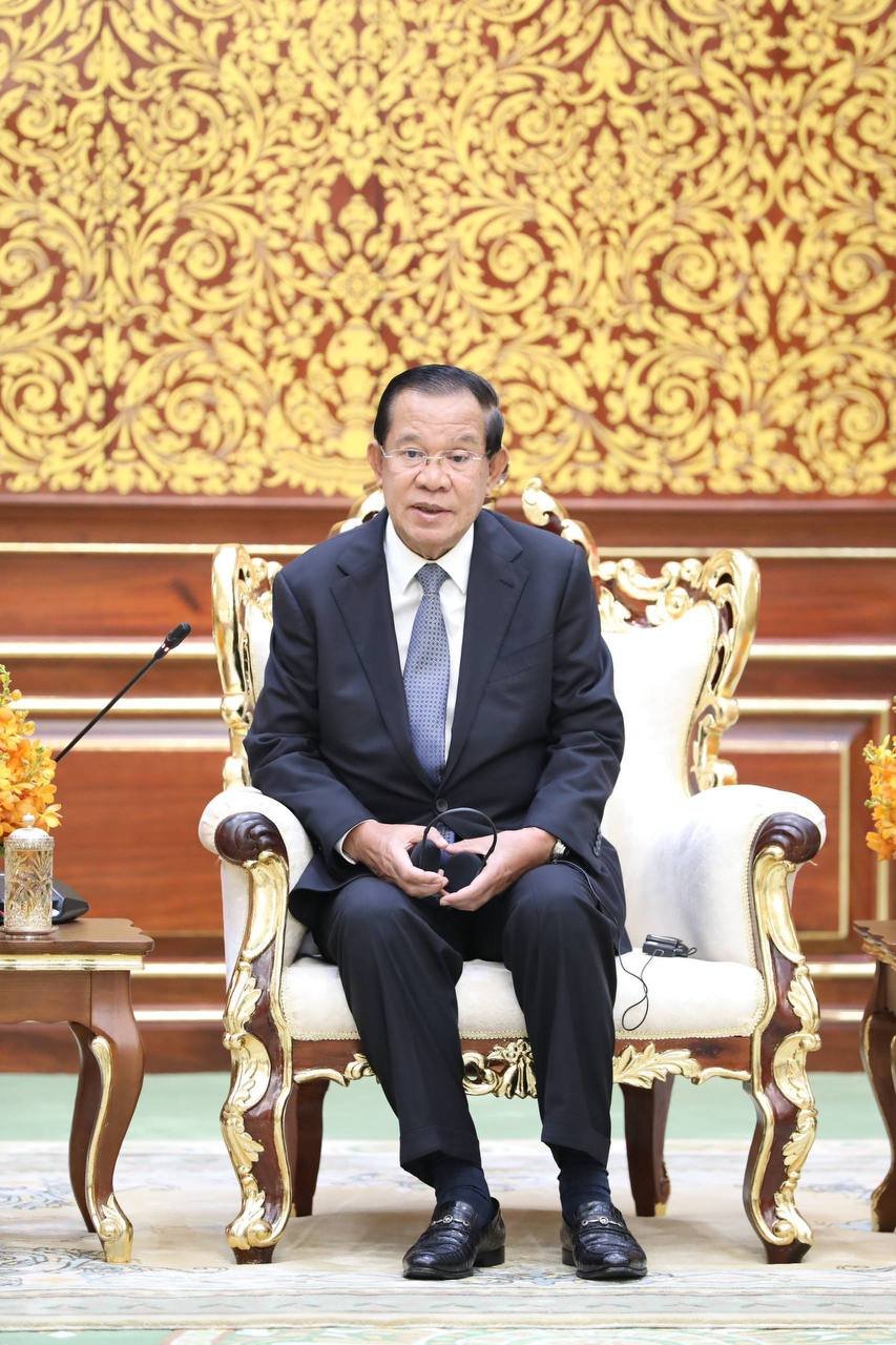 洪森会见哥伦比亚新任驻柬大使 递交国书正式履职