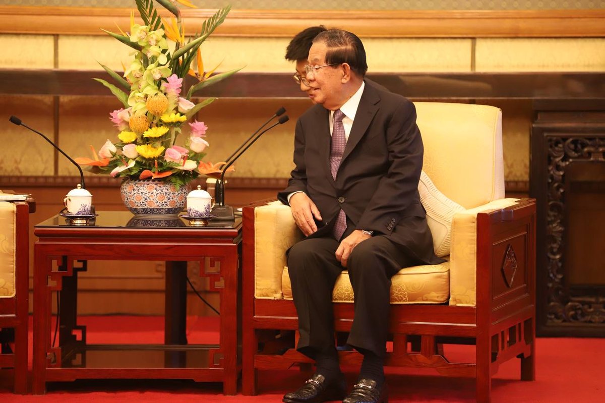 洪森在京会见中国交通建设集团董事长宋海良