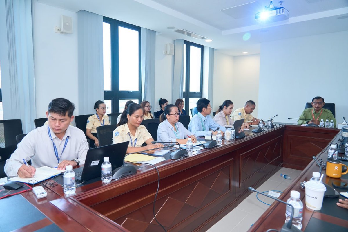 柬埔寨国家社会保障基金局召开5月工作总结会议 部署康复服务