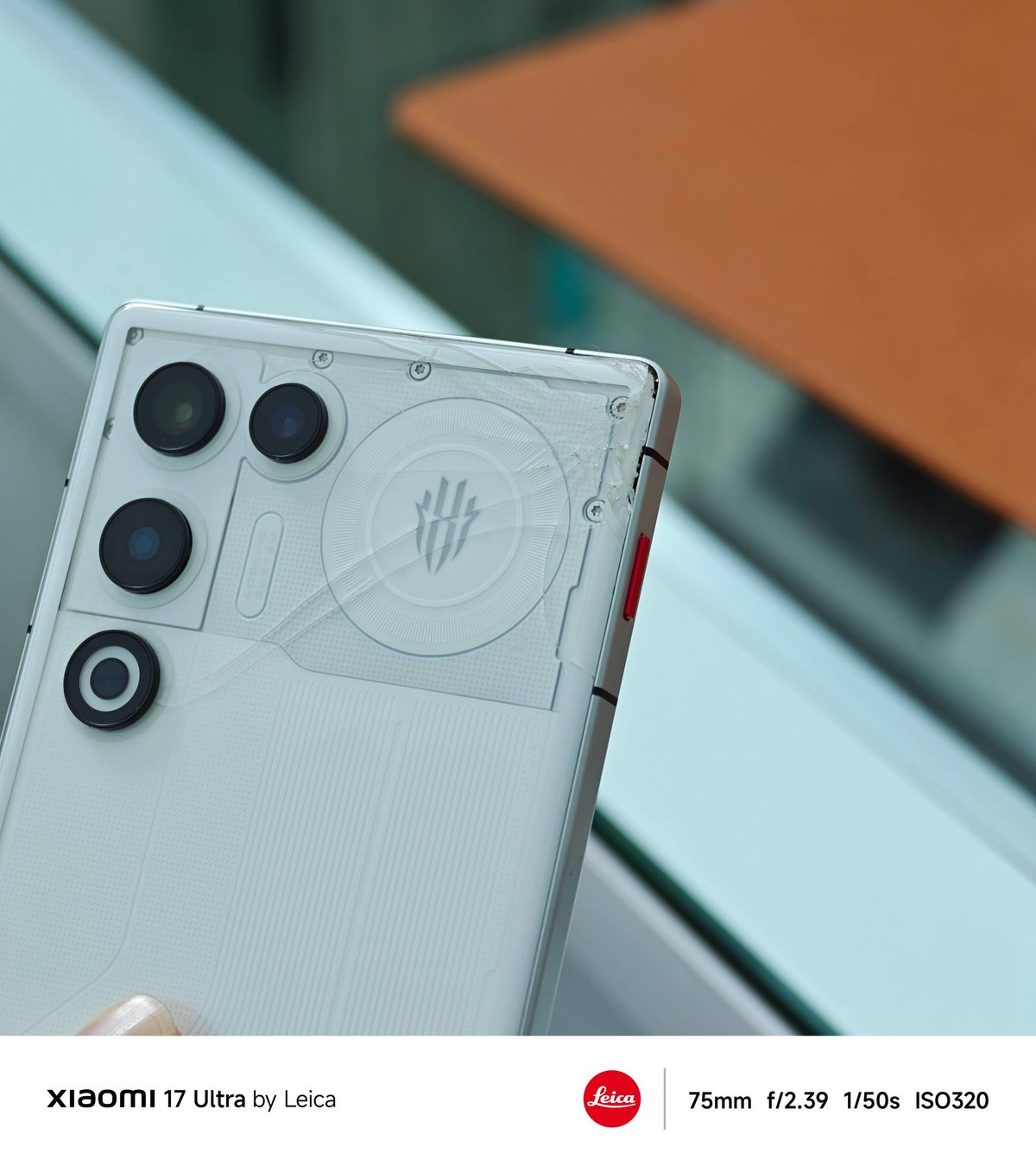 红魔11 Air二手转让 12/256G版 $399 背部有