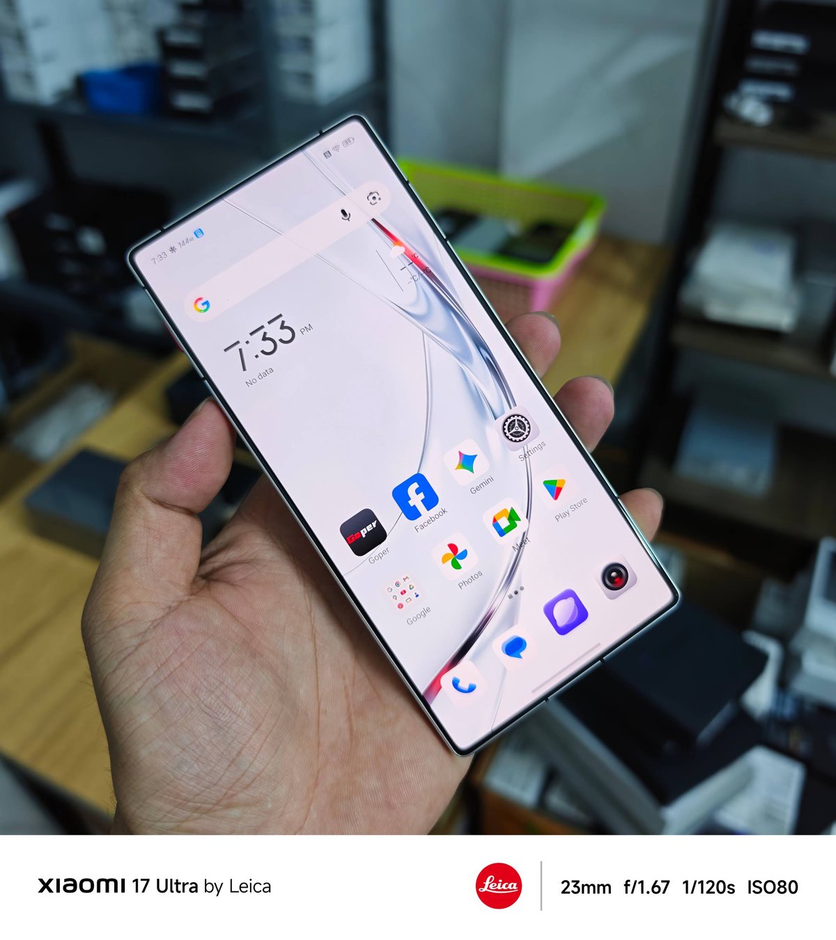 红魔11 Air二手转让 12/256G版 $399 背部有
