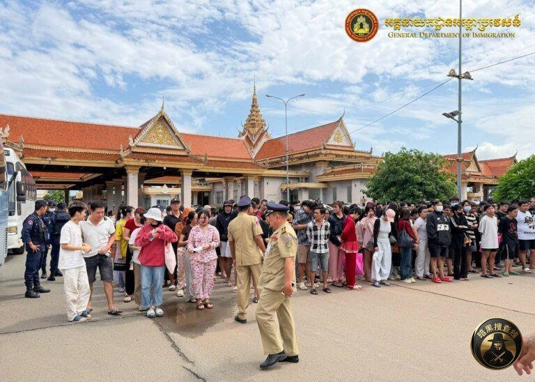 柬埔寨遣返180名涉网诈越南籍人员