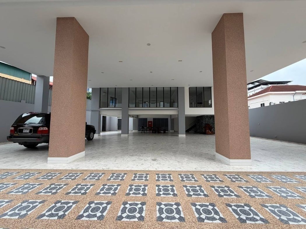 金边桑园区整栋公寓楼招租,建筑面积3500平方米,共计33间