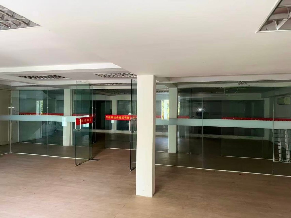 金边俄罗斯大道正对金边国际机场(旧机场)的临街商业楼现正招租