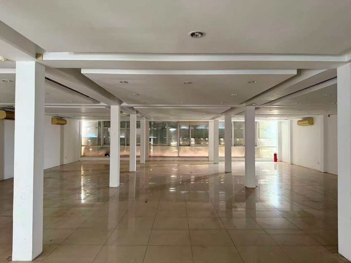 金边俄罗斯大道正对金边国际机场(旧机场)的临街商业楼现正招租