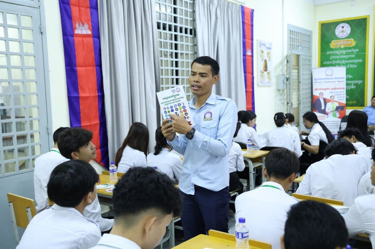 NEA在波森芷区举办职业规划讲座 助力高中生选专业