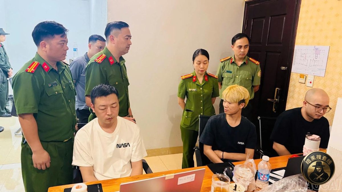 中国诈骗团伙从木牌流窜越南老街被捕 现场缴获大量设备