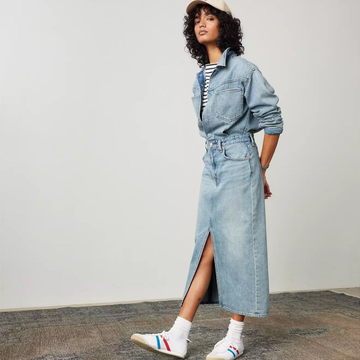 Levi's柬埔寨推出经典牛仔衬衫裙 门店现已上架