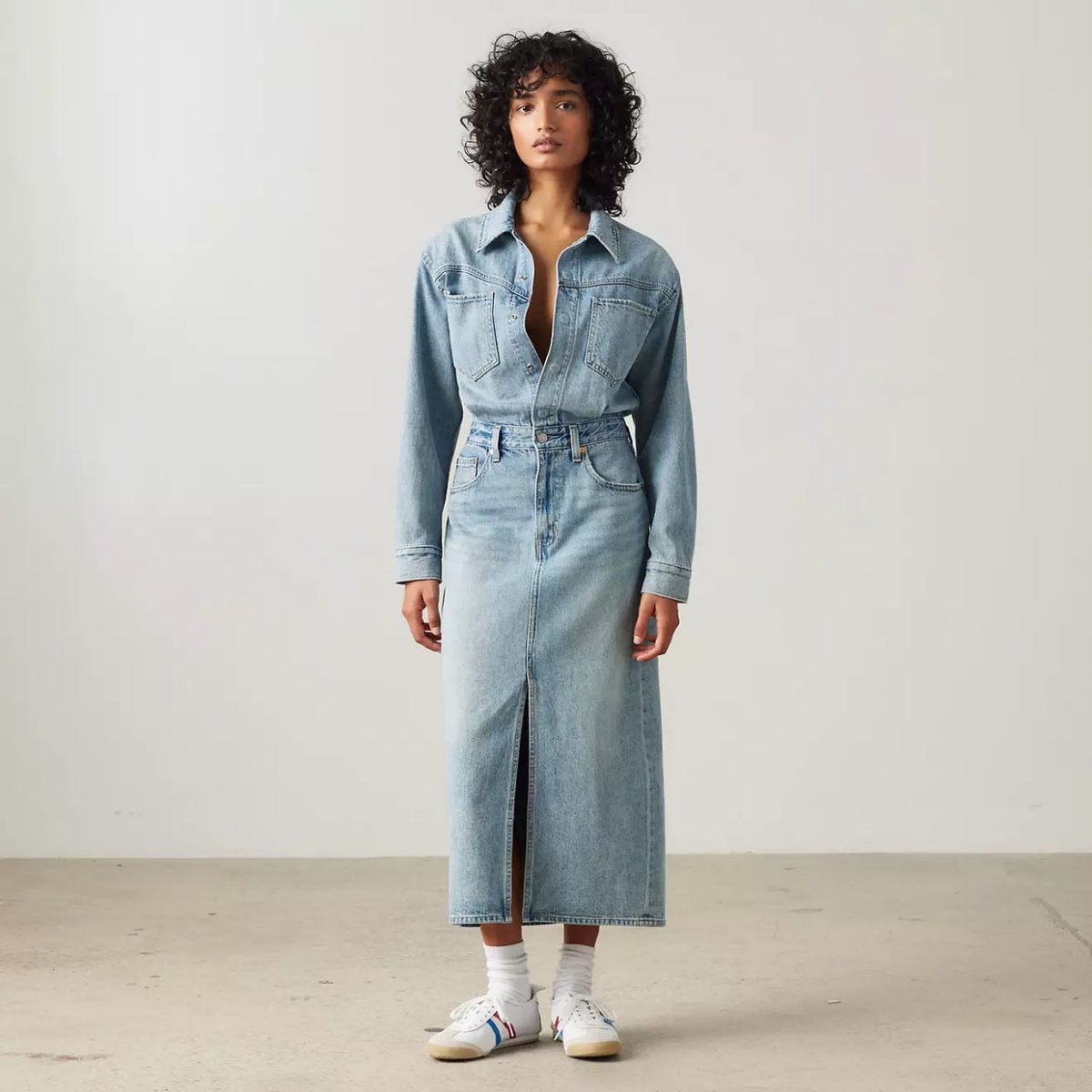Levi's柬埔寨推出经典牛仔衬衫裙 门店现已上架