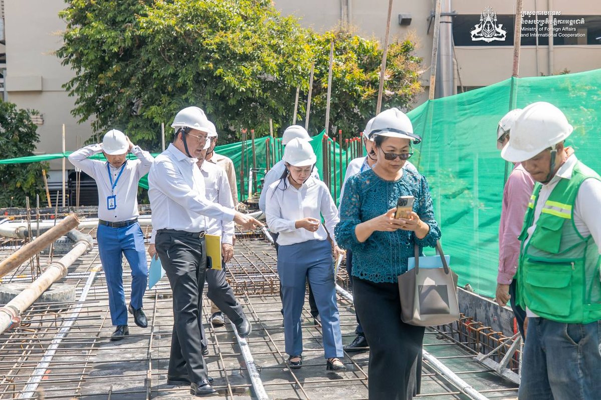 外交部新大楼建设进度获视察 经济与财政部官员随行