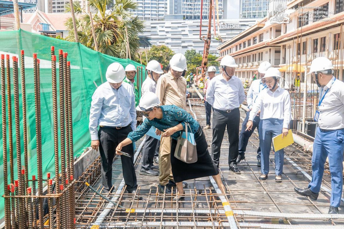 外交部新大楼建设进度获视察 经济与财政部官员随行