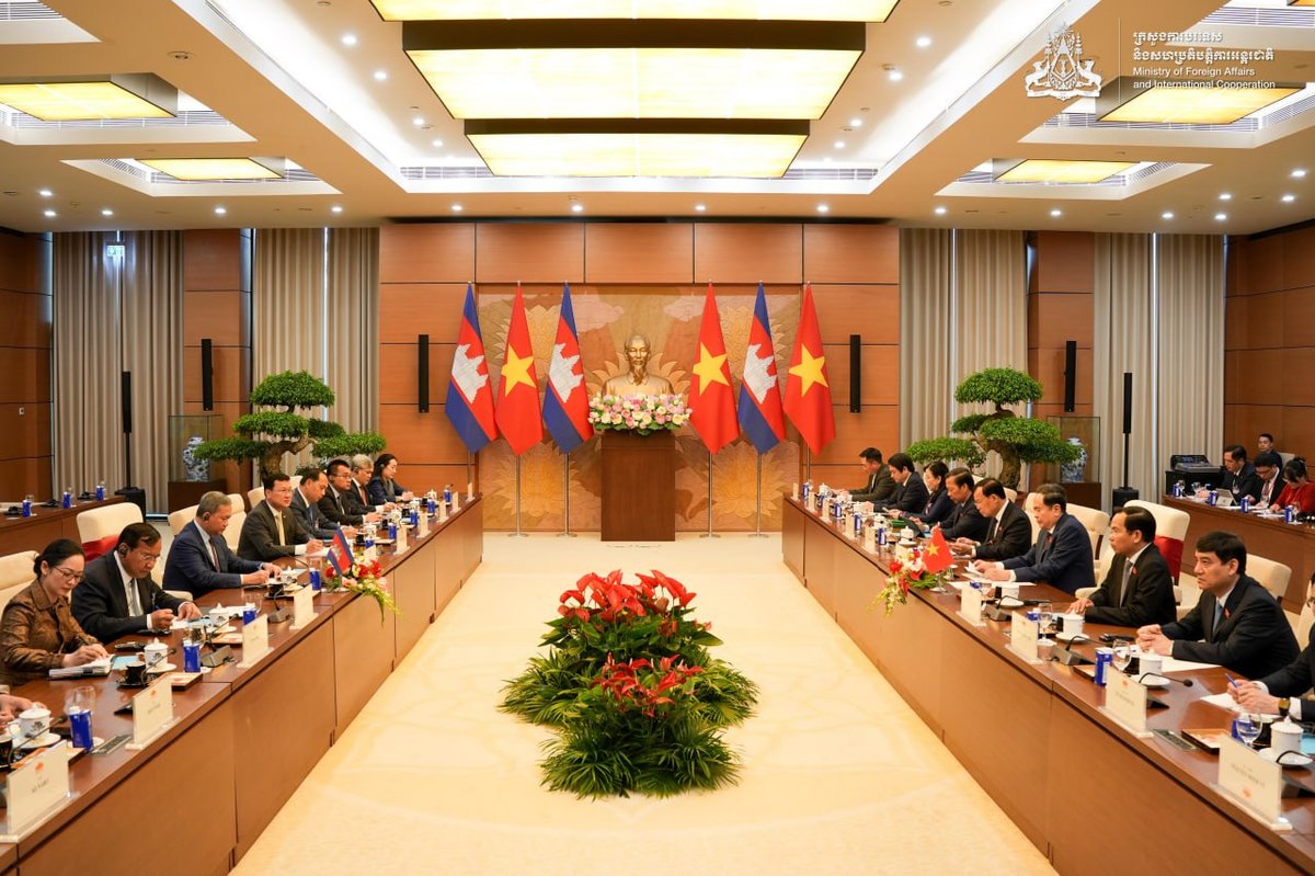 洪玛奈会见越南国会主席陈青敏 强化两国高层政治互信