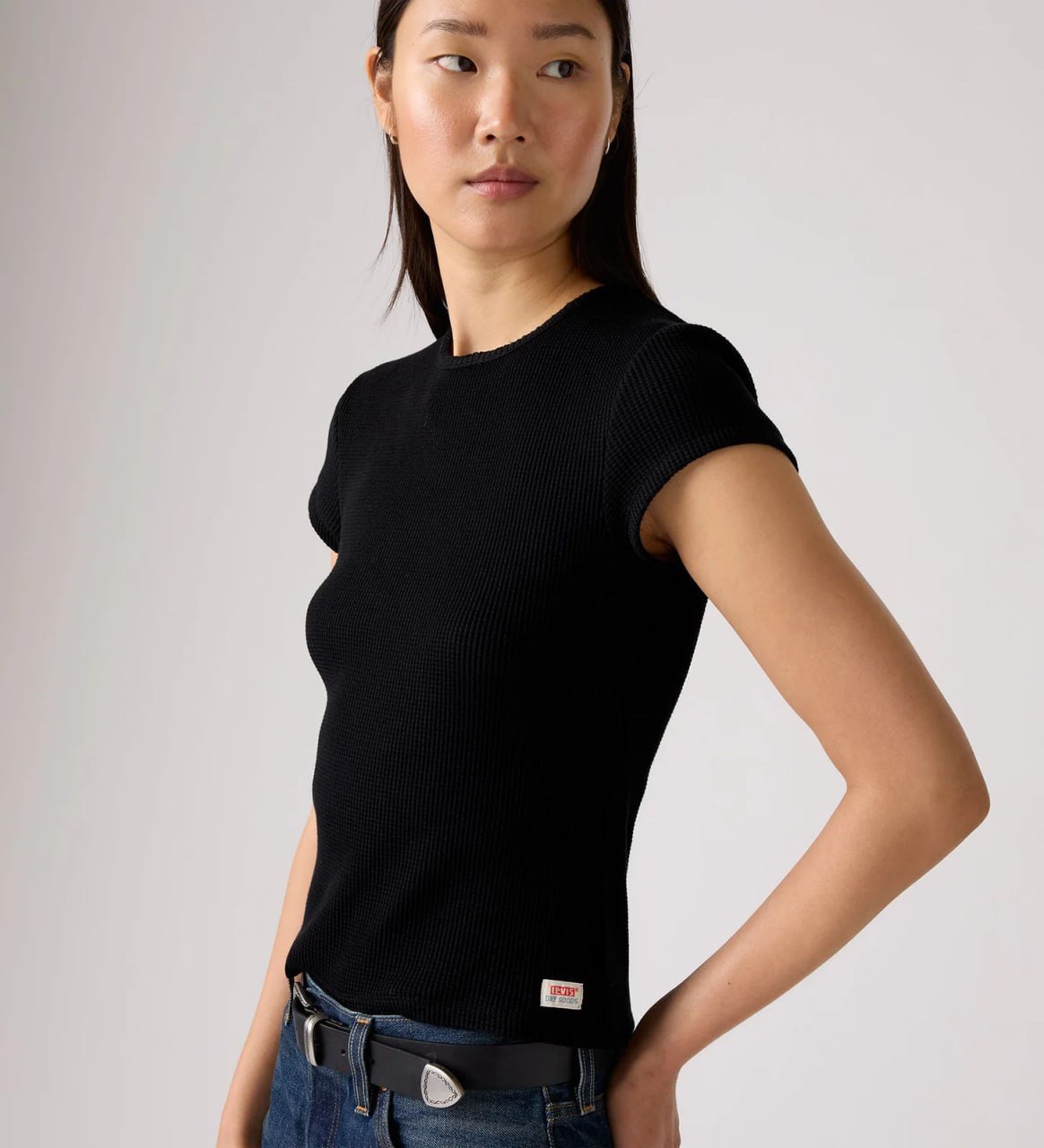 Levi's柬埔寨经典款T恤热销 门店及线上同步发售