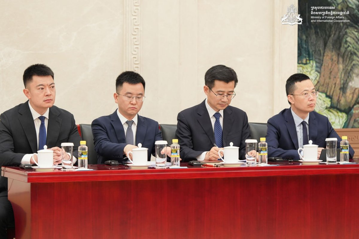 洪森与中国总理李强北京会晤 深化柬中战略合作