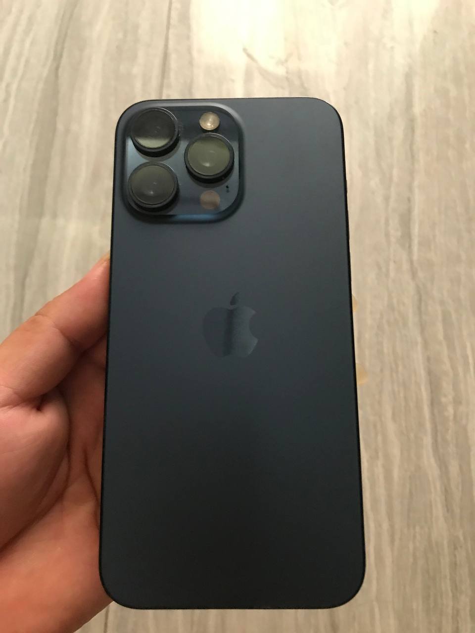 西港转让iPhone15ProMax深蓝色 $580支持当面