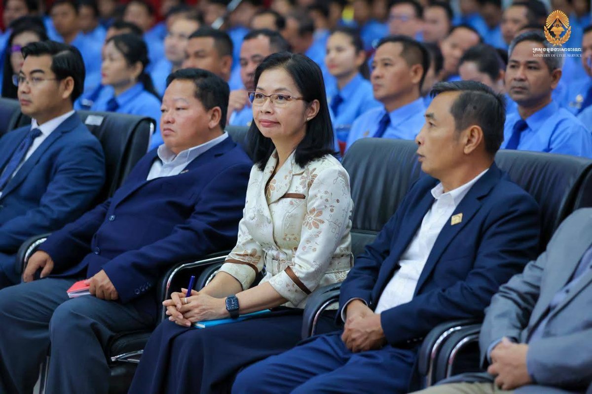洪玛尼在皇家行政学院举办公共行政改革讲座 800名官员参加