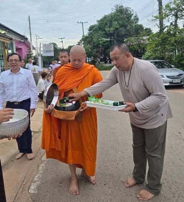 泰国前军方高层布辛·帕克兰出家 曾就边境冲突表态