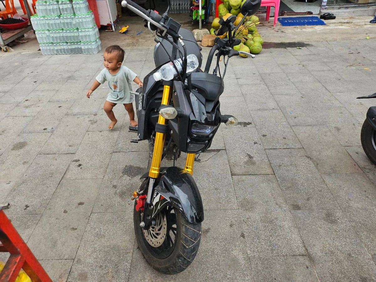西港二手摩托车转让 2025年款仅跑4000公里 $550
