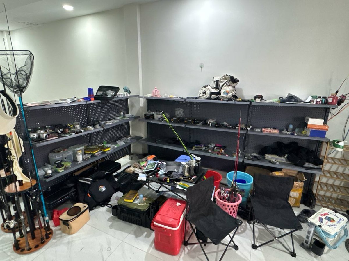 奥巴区现有10组二手货架转让,总价仅需100美金