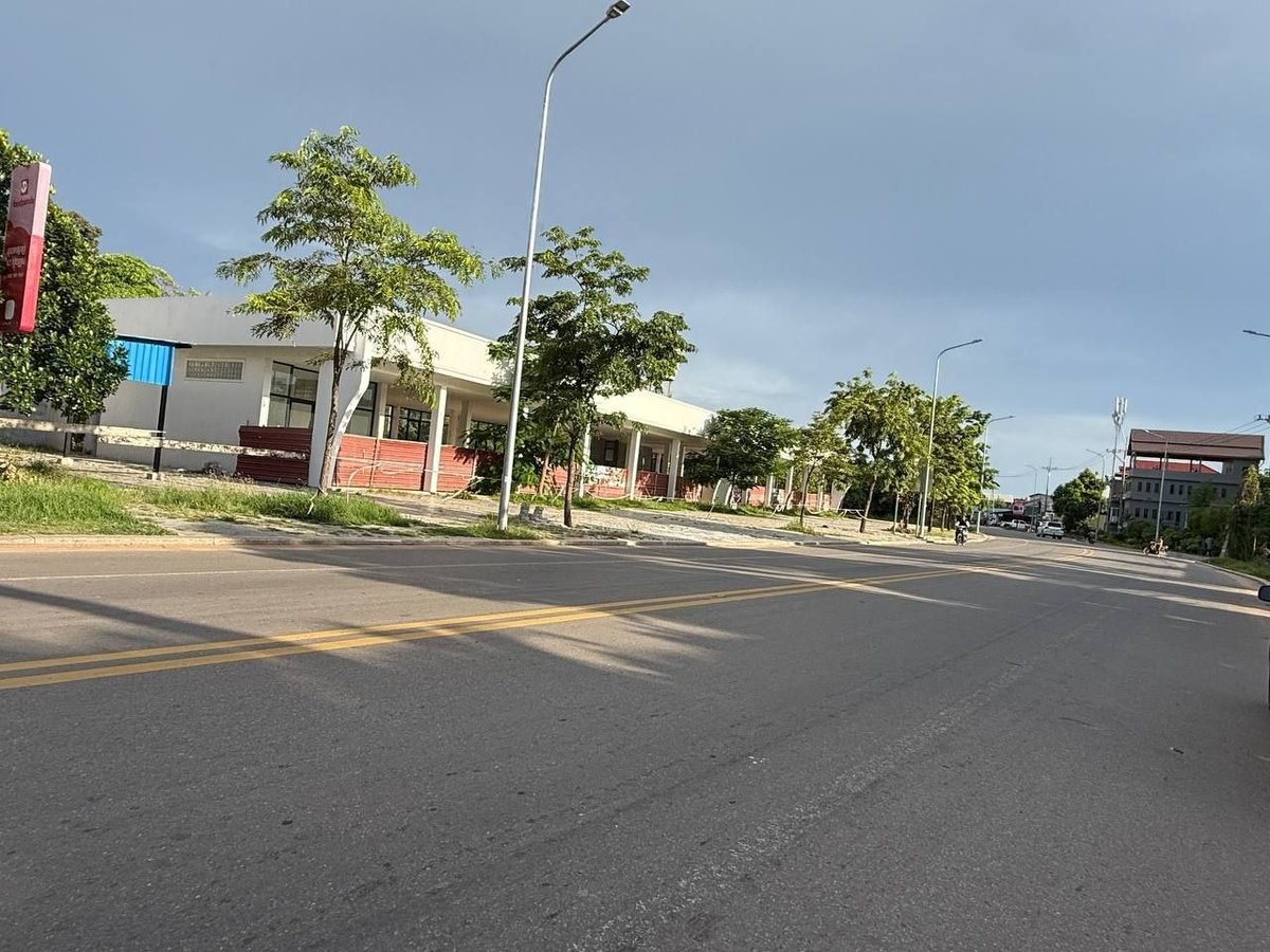 暹粒市Svay Dangkum商铺出售 临40米主路 售价$
