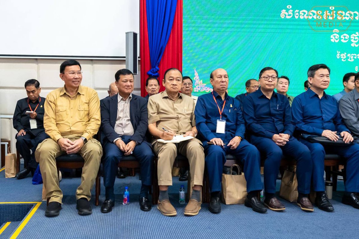 洪森视察班迭棉吉省 召集地方各级官员举行座谈会