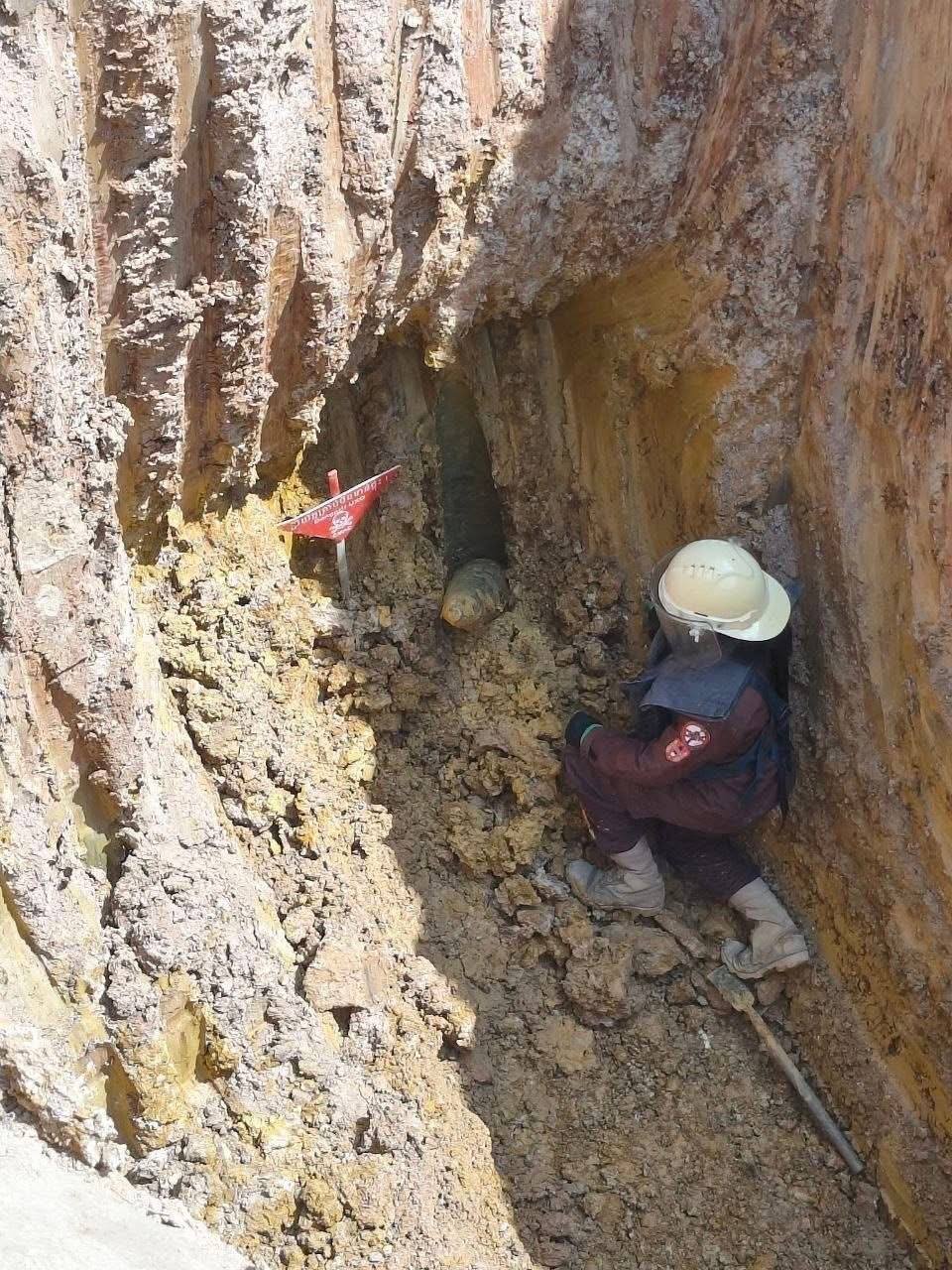 柬埔寨排雷行动中心在奥多棉吉省清理战争遗留炸弹