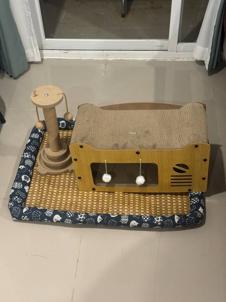 西港环海博莱转让猫咪用品套餐 包含猫窝挠抓树等 $75