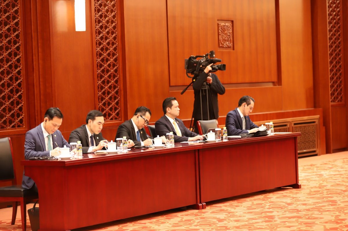 洪森在北京会晤赵乐际 深化柬中立法机构高层合作