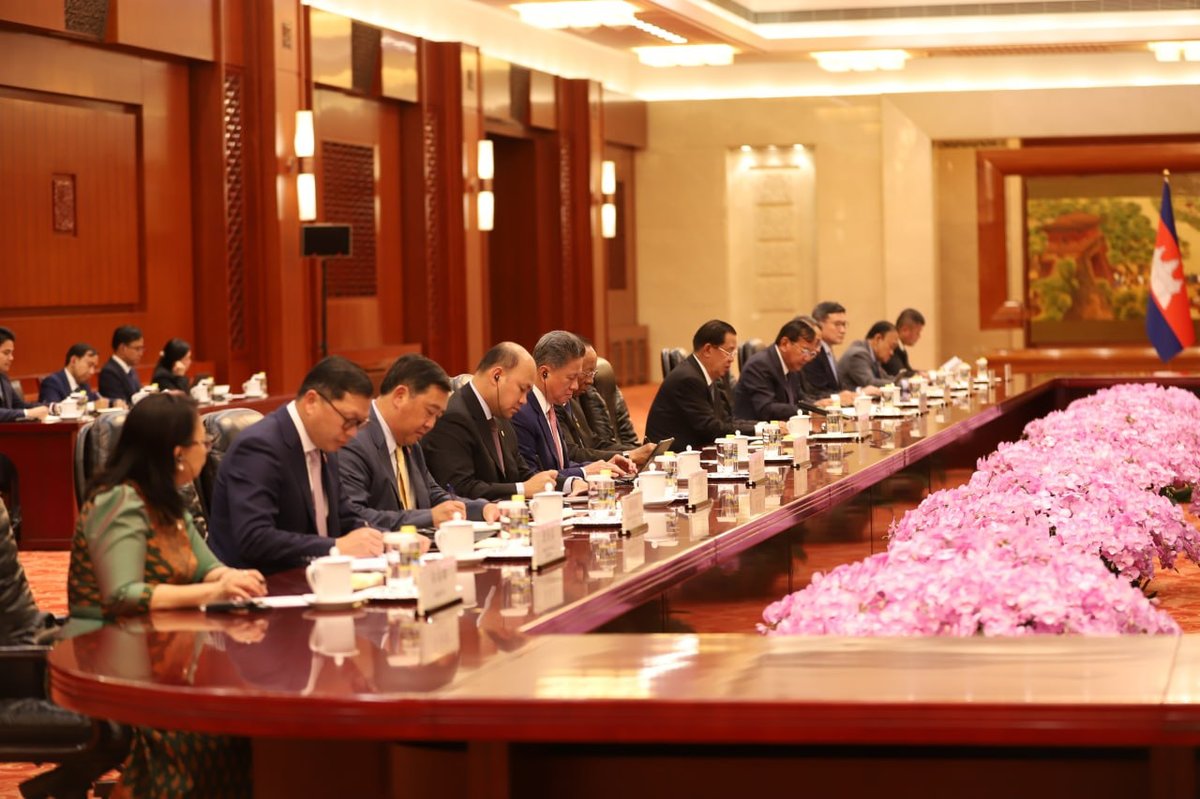 洪森在北京会晤赵乐际 深化柬中立法机构高层合作