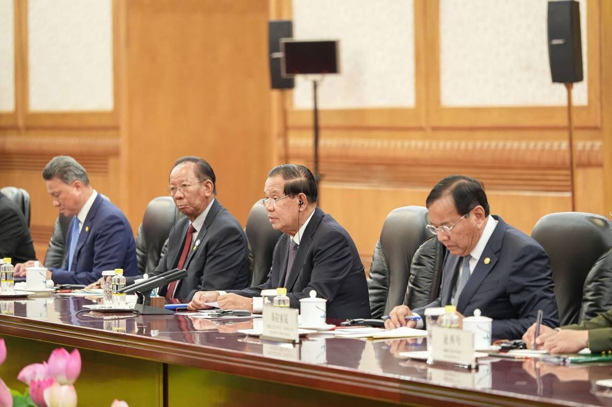 洪森在北京会见习近平 深化柬中双边战略合作
